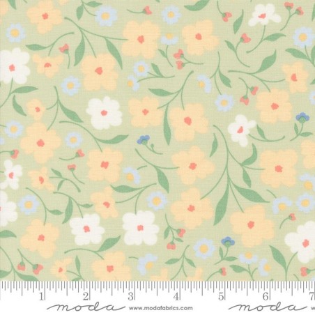 Tessuto americano Cottage Charm verdino con fiori grandi all over